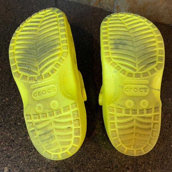 Used Yellow Crocs size Youth 4 or Women's 6 - Picture 7 of 9